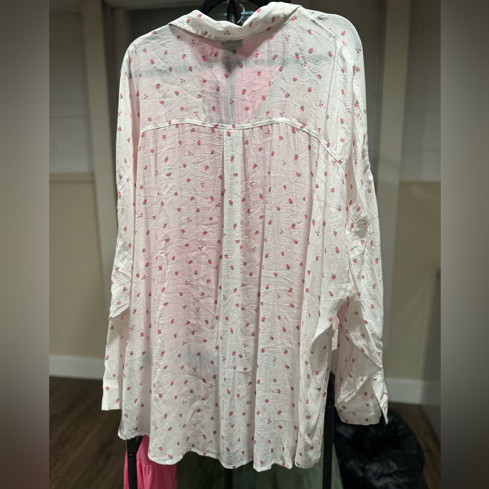 strawberry blouse 🍓 - Picture 7 of 7